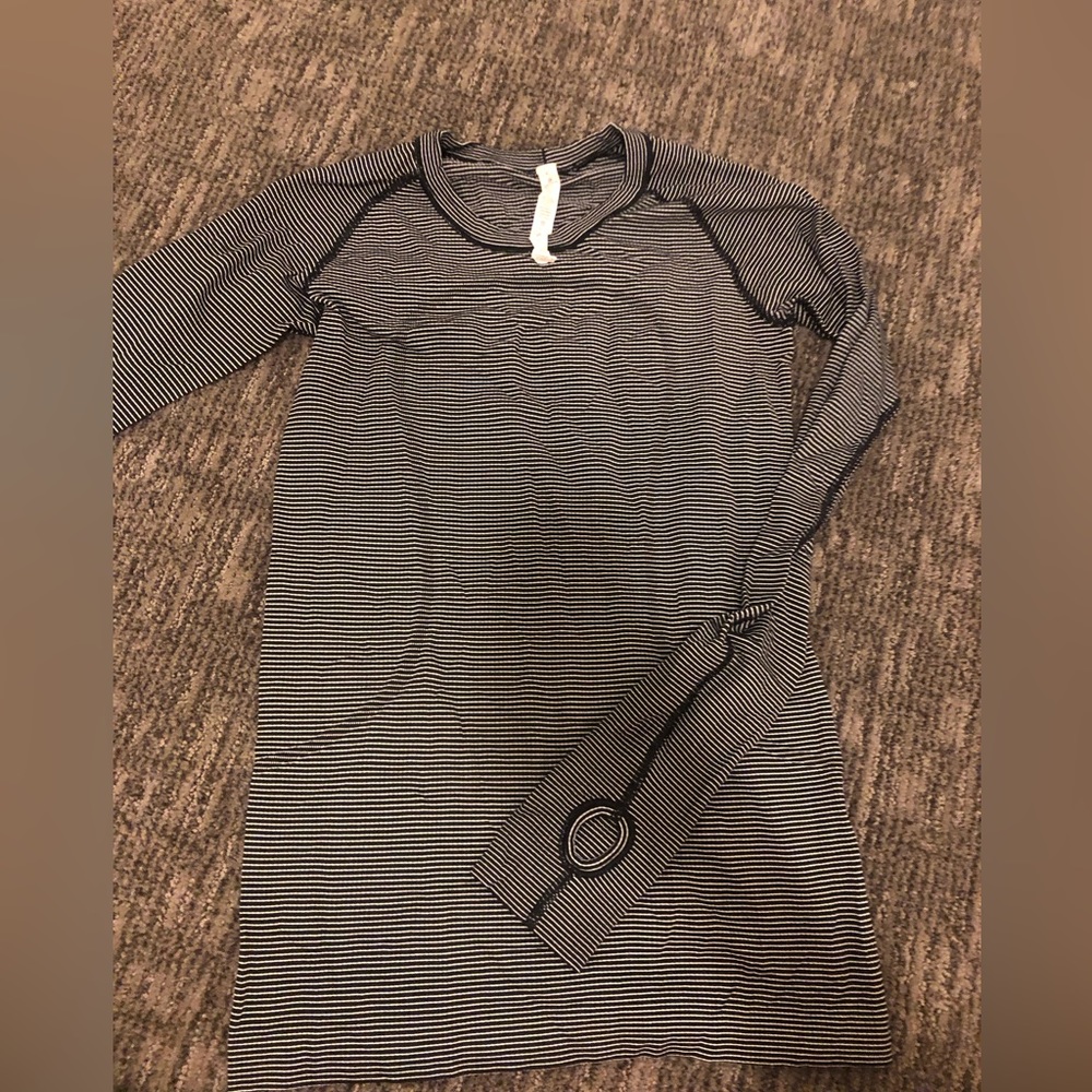 Lululemon black & white stripe yoga tee
